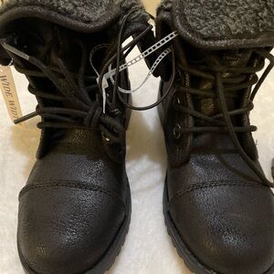 Women Seychelles Winter Boots